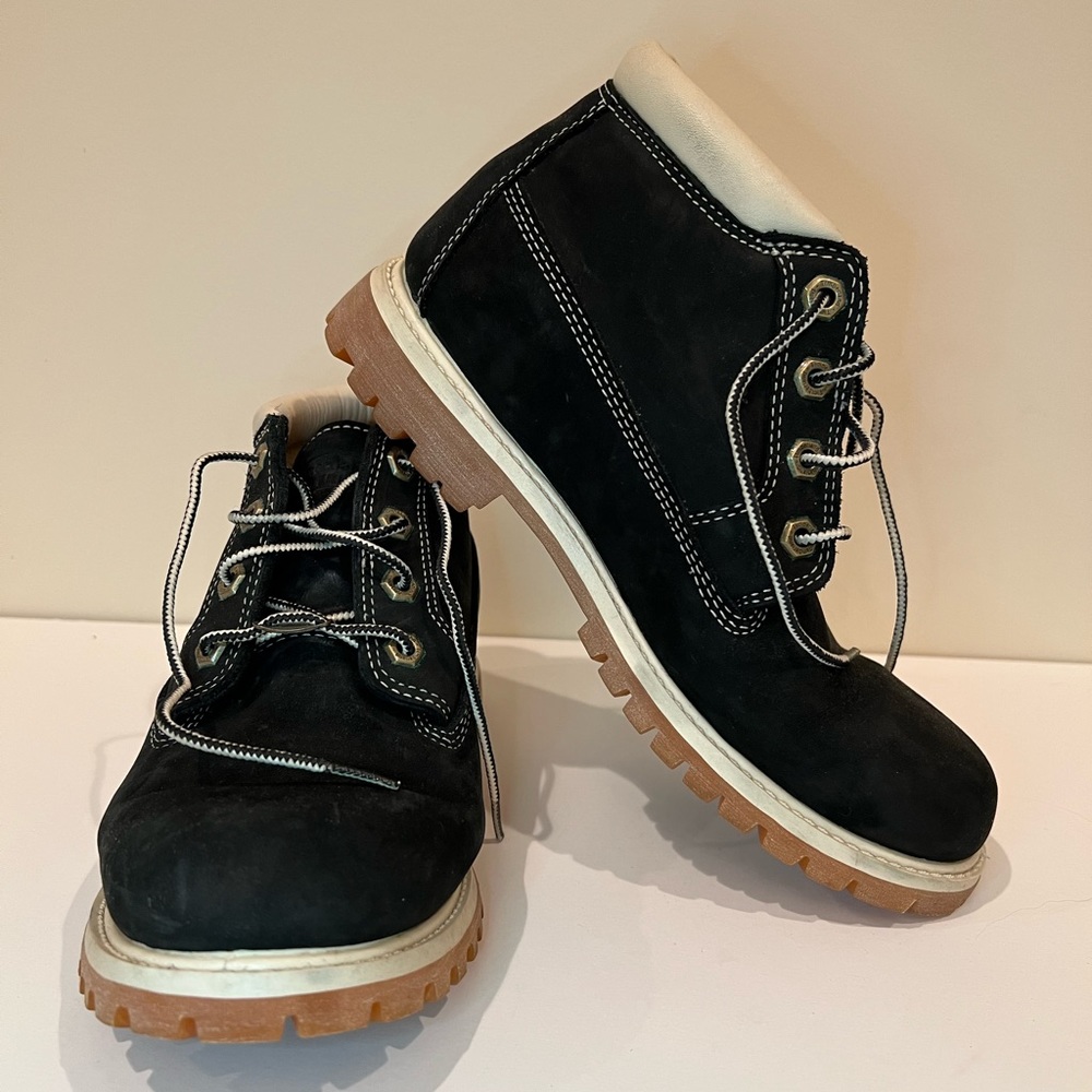 TIMBERLAND Size 8 Black Nellie Chukka Boot